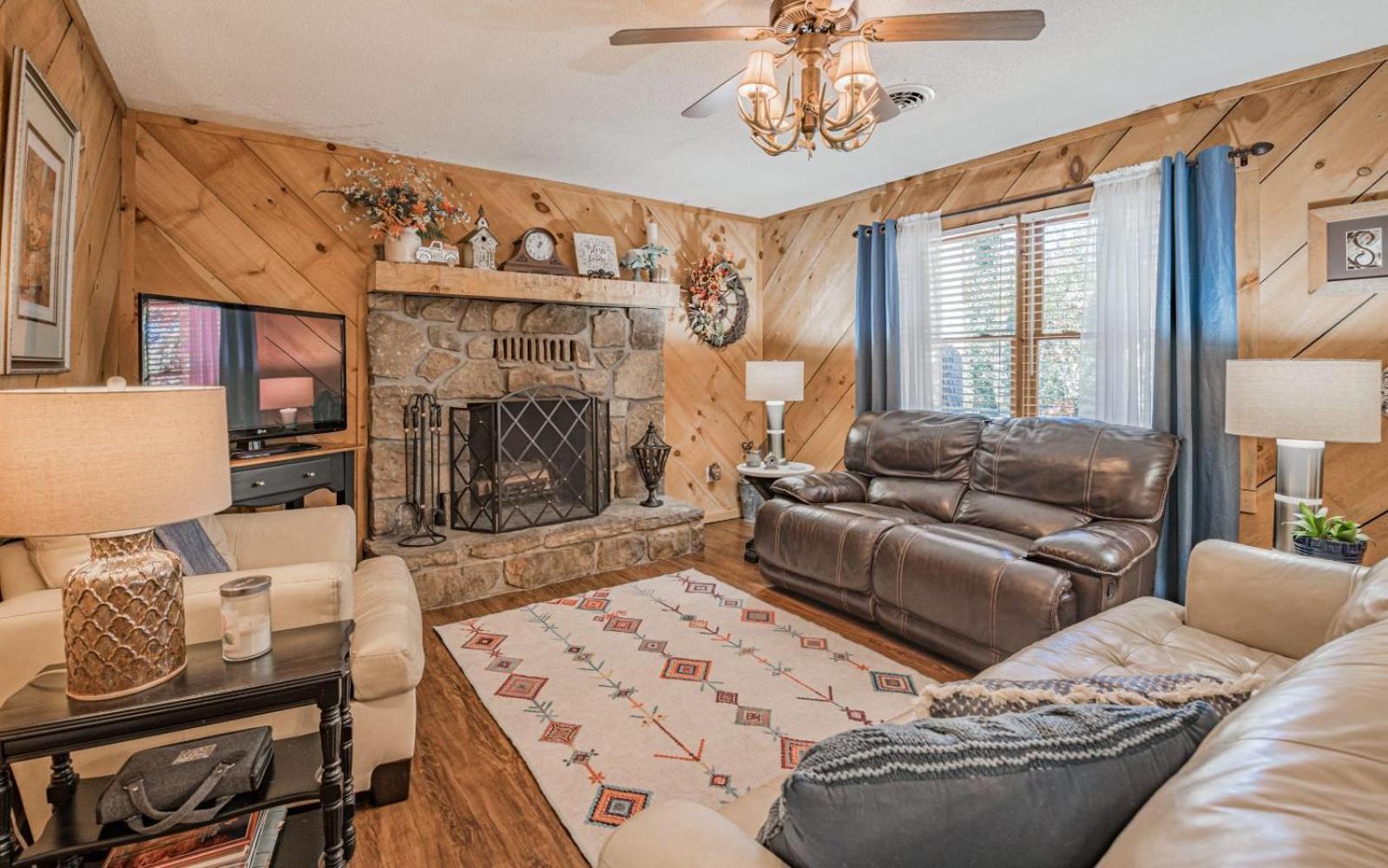 Wooded Bliss Hot Tub Single Level Cabin With No Steps Rocking Chairs And Wooded Views Pigeon Forge Exterior photo