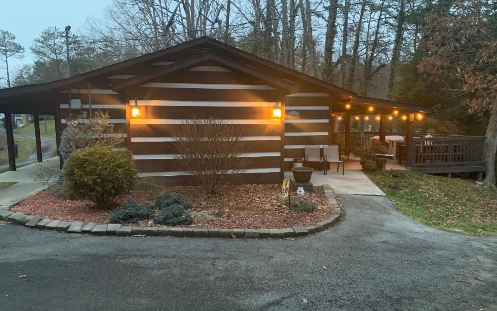 Wooded Bliss Hot Tub Single Level Cabin With No Steps Rocking Chairs And Wooded Views Pigeon Forge Exterior photo