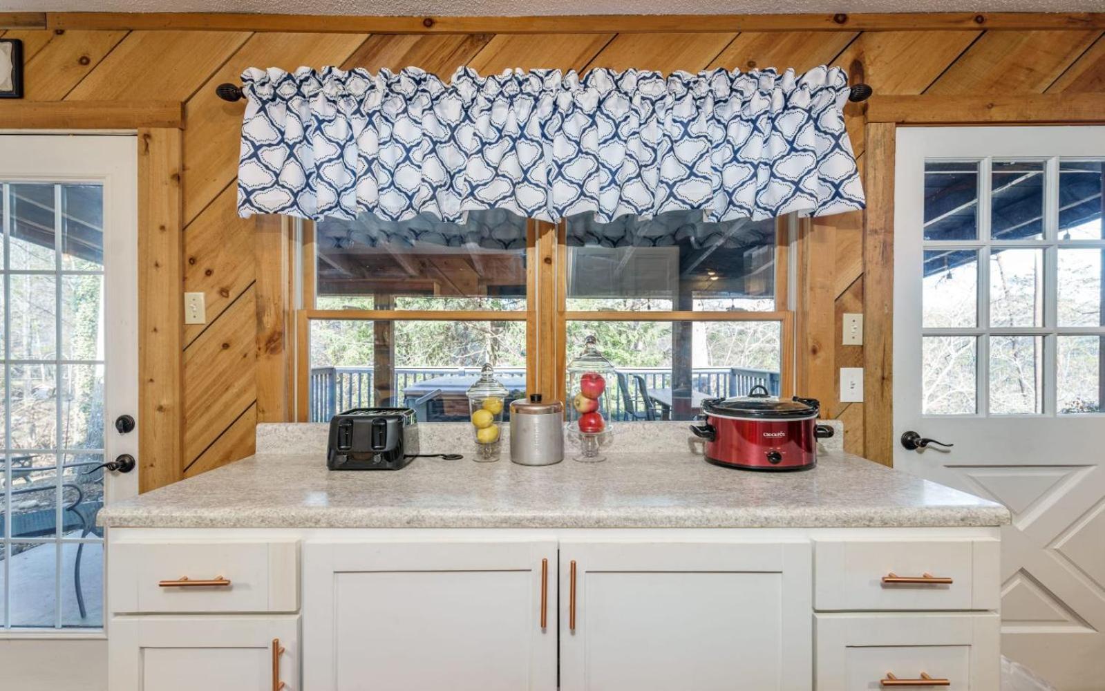 Wooded Bliss Hot Tub Single Level Cabin With No Steps Rocking Chairs And Wooded Views Pigeon Forge Exterior photo